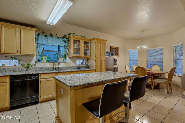 405 Santorini Court, Socorro, TX 79927