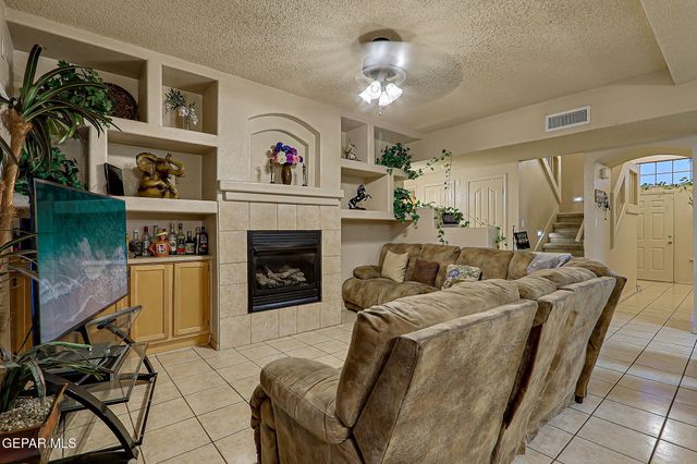 405 Santorini Court, Socorro, TX 79927