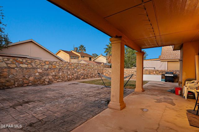 405 Santorini Court, Socorro, TX 79927