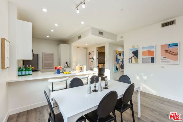 6001 Carlton Way 201, Los Angeles, CA 90028