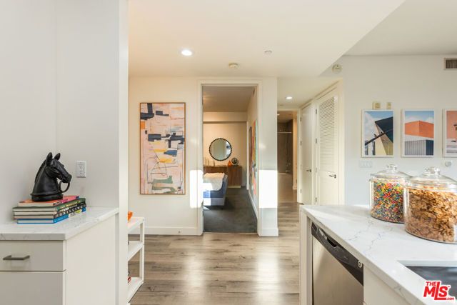 6001 Carlton Way 201, Los Angeles, CA 90028