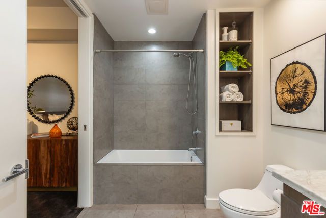 6001 Carlton Way 201, Los Angeles, CA 90028