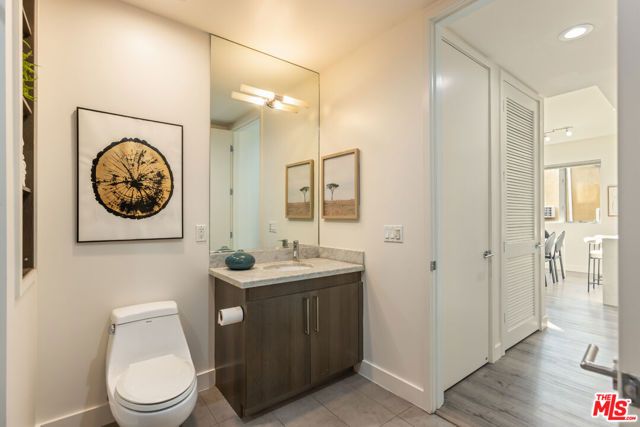 6001 Carlton Way 201, Los Angeles, CA 90028