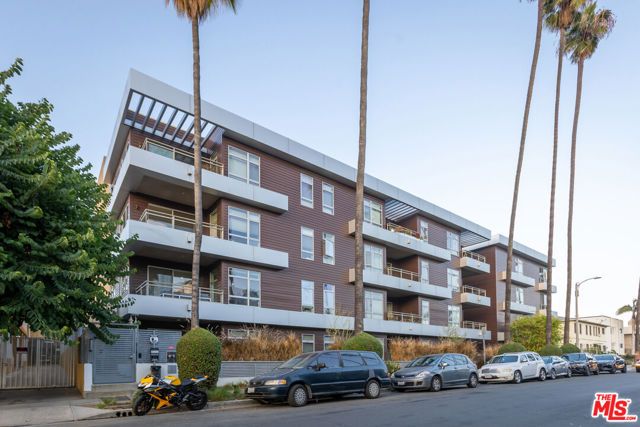 6001 Carlton Way 201, Los Angeles, CA 90028