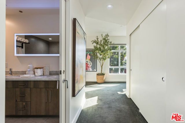 6001 Carlton Way 201, Los Angeles, CA 90028