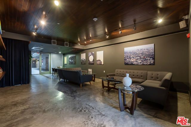 6001 Carlton Way 201, Los Angeles, CA 90028