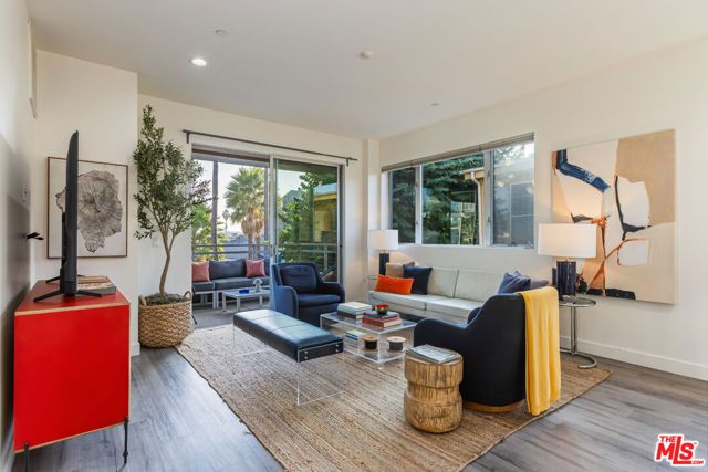 6001 Carlton Way 201, Los Angeles, CA 90028