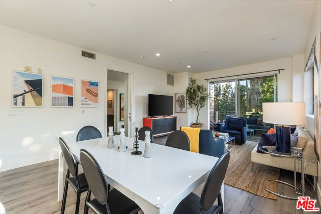 6001 Carlton Way 201, Los Angeles, CA 90028