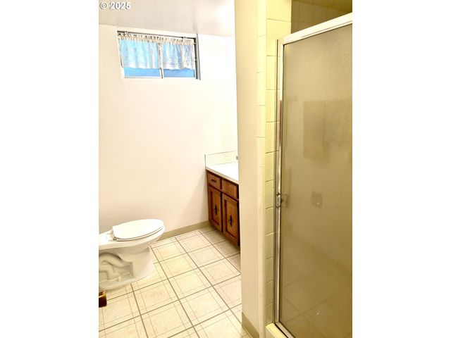 815 Nw BATTAGLIA Ave, Gresham, OR 97030