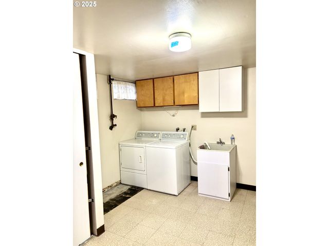 815 Nw BATTAGLIA Ave, Gresham, OR 97030