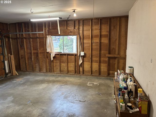 815 Nw BATTAGLIA Ave, Gresham, OR 97030