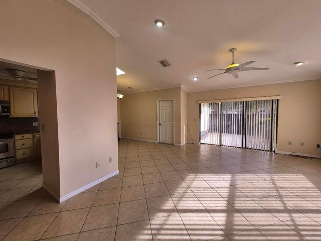 1459 Captains Walk 31 A, Fort Pierce, FL 34950