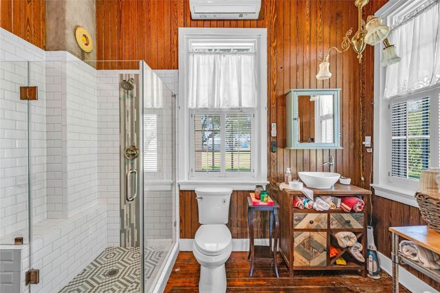 813 Nelson Avenue, Port Bolivar, TX 77650