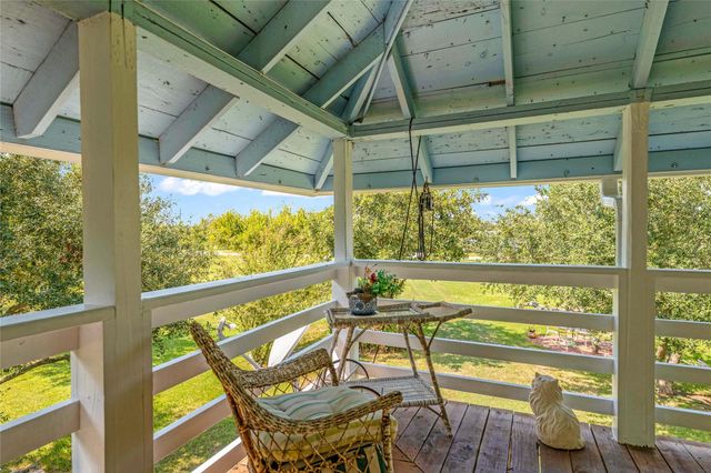 813 Nelson Avenue, Port Bolivar, TX 77650