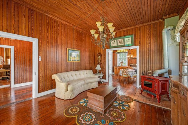 813 Nelson Avenue, Port Bolivar, TX 77650