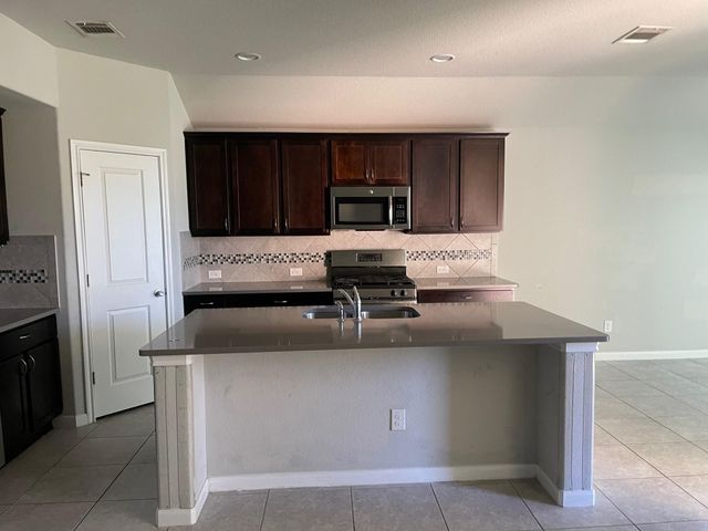 5833 Casstello DR, Round Rock, TX 78665