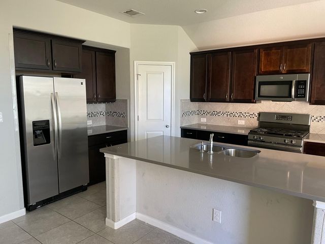 5833 Casstello DR, Round Rock, TX 78665