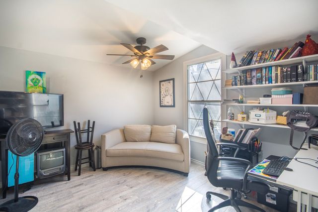 708 Schilder Drive, River Oaks, TX 76114