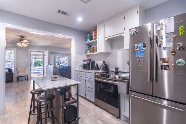 708 Schilder Drive, River Oaks, TX 76114