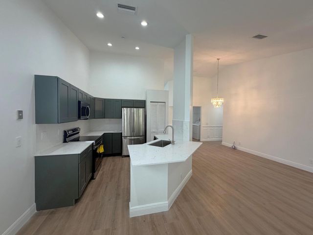 853 SAND CREEK Circle, Weston, FL 33327