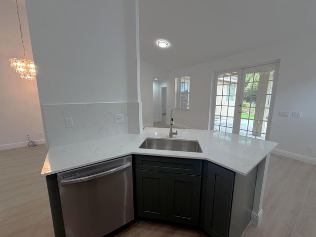 853 SAND CREEK Circle, Weston, FL 33327