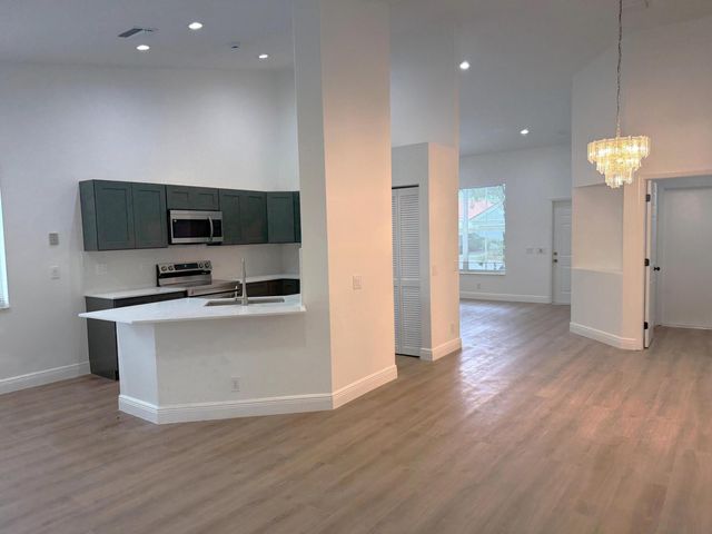 853 SAND CREEK Circle, Weston, FL 33327