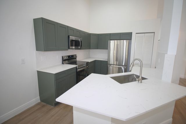 853 SAND CREEK Circle, Weston, FL 33327