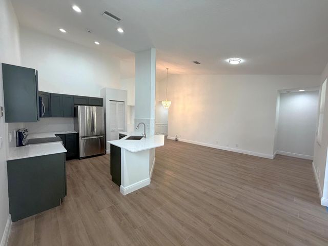 853 SAND CREEK Circle, Weston, FL 33327