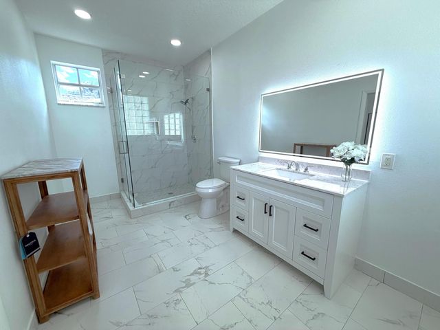 853 SAND CREEK Circle, Weston, FL 33327