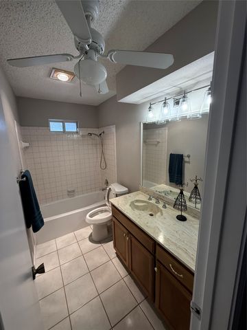 817 Lynne Lane, Burleson, TX 76028