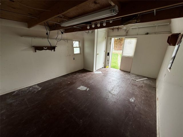 817 Lynne Lane, Burleson, TX 76028