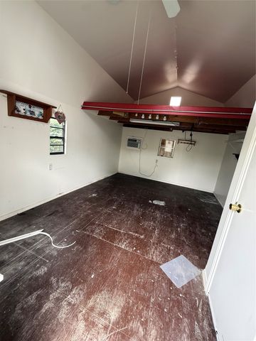 817 Lynne Lane, Burleson, TX 76028