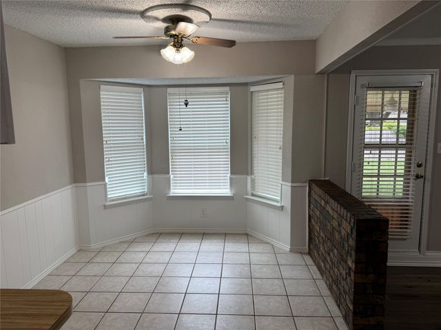 817 Lynne Lane, Burleson, TX 76028