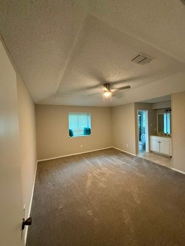 817 Lynne Lane, Burleson, TX 76028