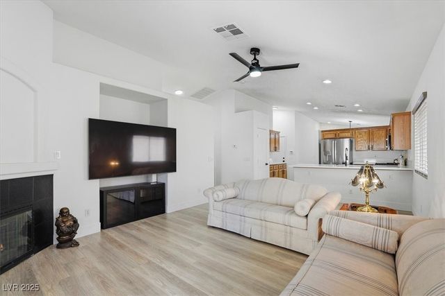 9016 Crooked Shell Avenue, Las Vegas, NV 89143