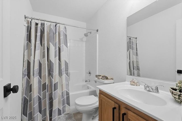 9016 Crooked Shell Avenue, Las Vegas, NV 89143