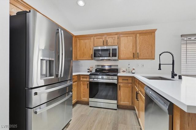 9016 Crooked Shell Avenue, Las Vegas, NV 89143