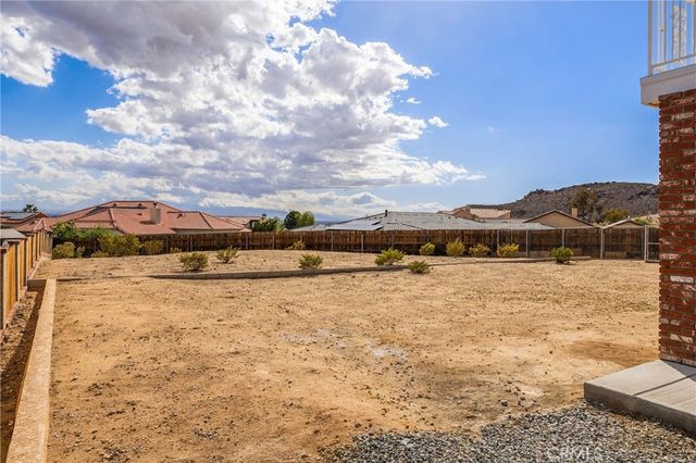 17725 Tude Lane, Apple Valley, CA 92307