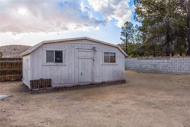 17725 Tude Lane, Apple Valley, CA 92307