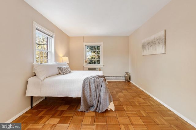 1244 MARTHA CUSTIS DR, Alexandria, VA 22302