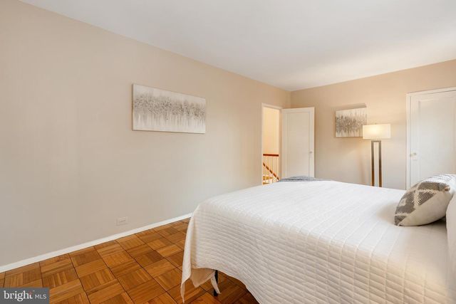 1244 MARTHA CUSTIS DR, Alexandria, VA 22302