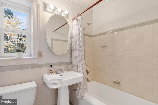 1244 MARTHA CUSTIS DR, Alexandria, VA 22302