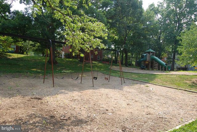 1244 MARTHA CUSTIS DR, Alexandria, VA 22302