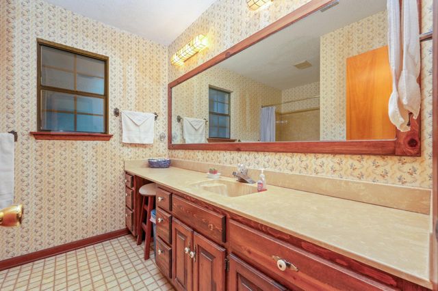 2435 Rocky Shores Drive, Niceville, FL 32578