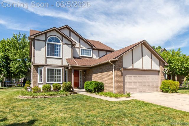 141 Woodslee Drive, Troy, MI 48083