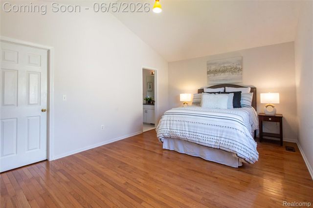 141 Woodslee Drive, Troy, MI 48083