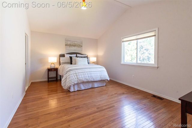 141 Woodslee Drive, Troy, MI 48083