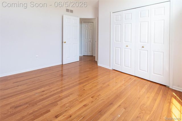 141 Woodslee Drive, Troy, MI 48083