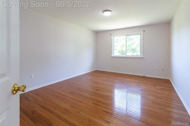 141 Woodslee Drive, Troy, MI 48083