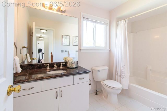 141 Woodslee Drive, Troy, MI 48083